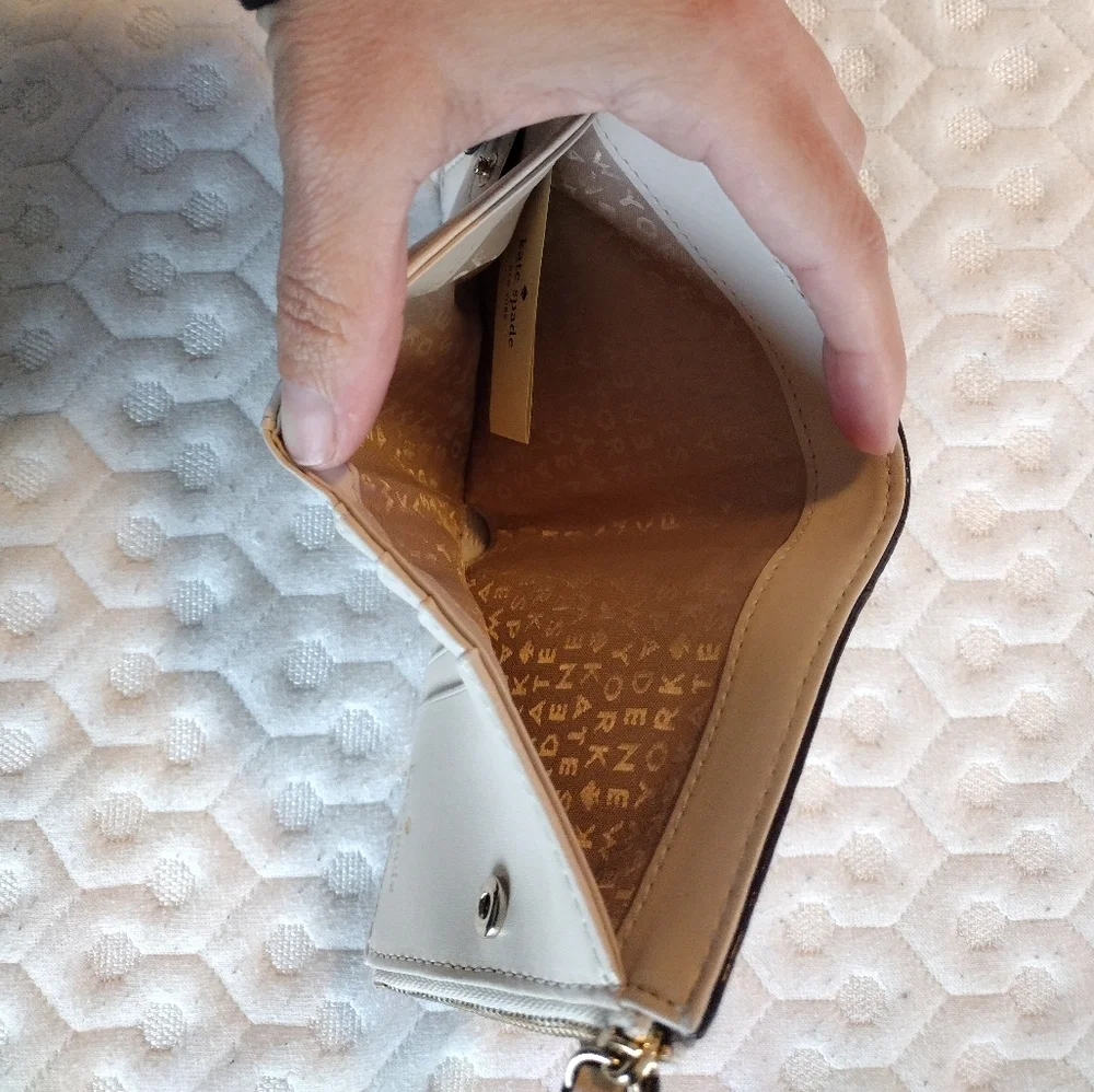 Kate Spade wallet - Picture 4 of 5